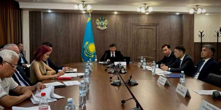 «Ұйқының бұзылуына әкелуі мүмкін». Уақыт белдеуіне қатысты жұмыс тобының бірінші отырысы өтті