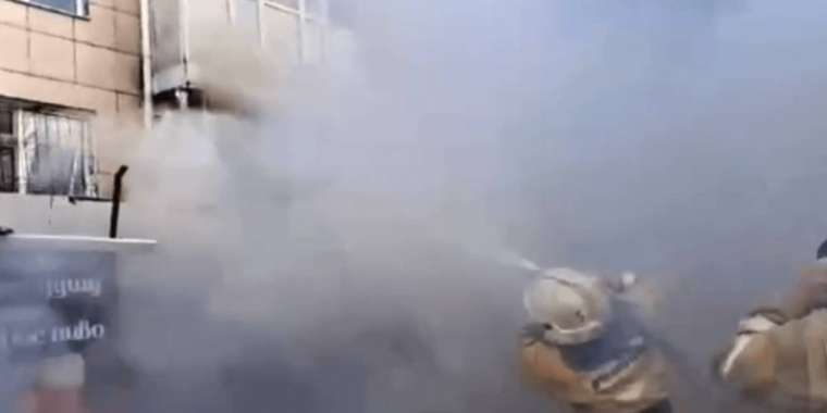 Астанада тағы бір тұрғын үй өртеніп жатыр