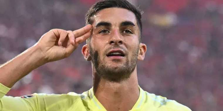 Испания топтан шығып, Италия плей-офф кезеңіне жолдама алды