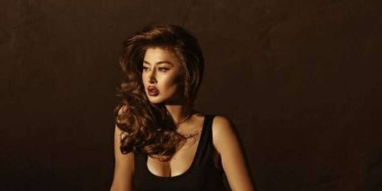 «Біздің Моника Белуччи». Әсел Асқардың суреттері көпшілікті тамсандырды