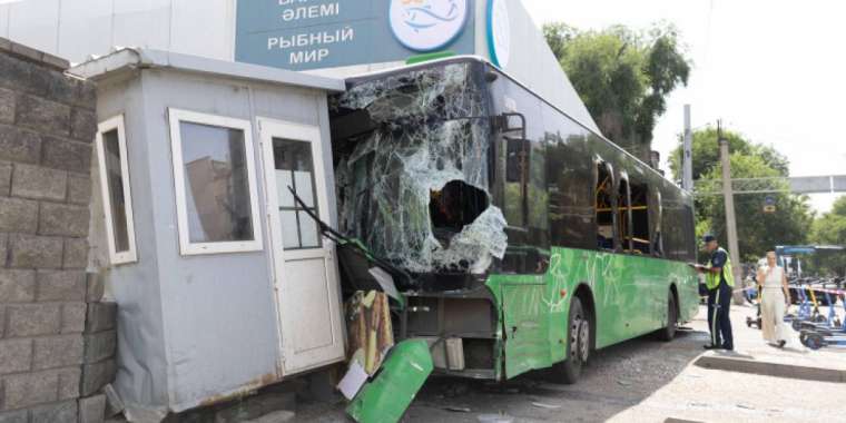 Алматыдағы жол апатынан зардап шеккендер 25 адамға жетті