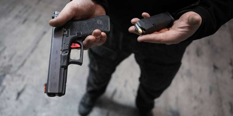 Оралда өзіне абайсызда оқ атқан полицей қайтыс болды