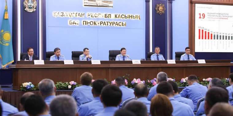 Шетелден елге 63 млрд теңге қайтарылып, 13 қашқын экстрадицияланды