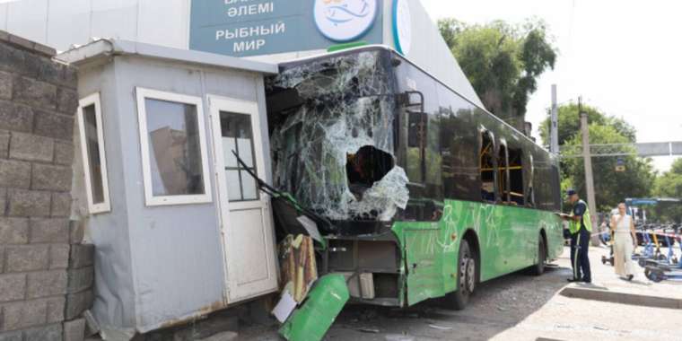 Алматыдағы көлік апаты: Кінәлі жүргізуші 2 ай үйқамақта болады