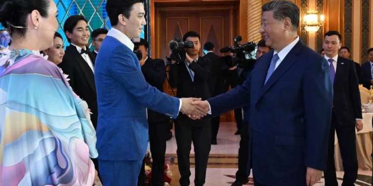 Димаш Құдайберген Қытай төрағасы Си Цзиньпинмен танысқан сәтін еске алды