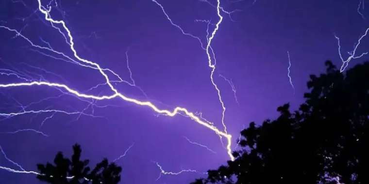 БҚО-да ресейлік әйелге найзағай түсіп, қаза болды