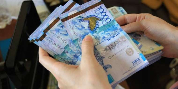 Қостанайда шенеунік мердігерден 9 миллион теңге пара алған