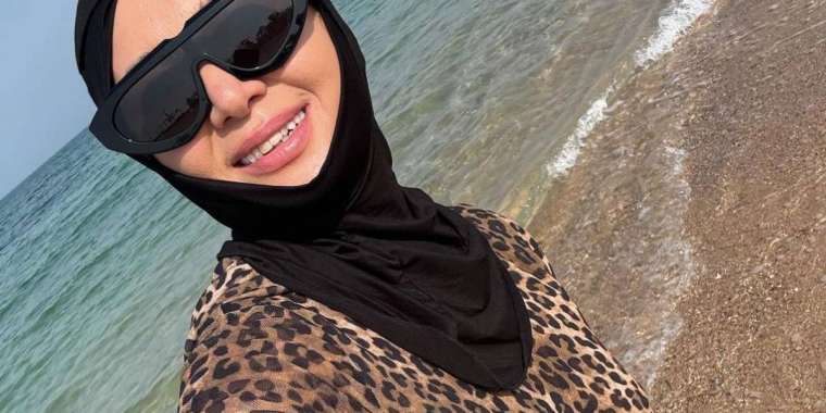 «Ұяттау». Мәдина Сәдуақасованың оранып жүргені желі қолданушыларын ойландырып қойды