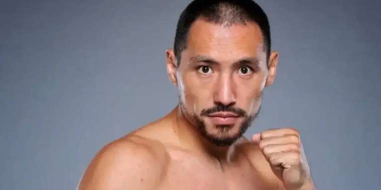 Жәнібек Әлімханұлы есінен танып, жекпе-жектен бас тартты