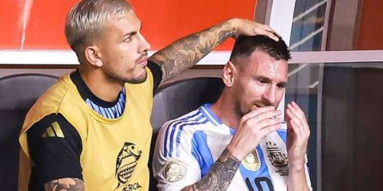 Америка кубогында алаңнан кеткен Месси көз жасына ерік берді