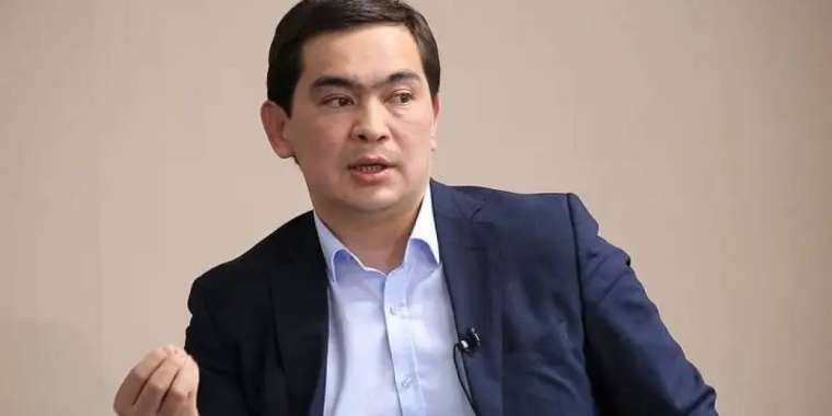 Қызылорда облысында шенеунік кәсіпкерлерді ұлының оқуының ақшасын төлеуге мәжбүрлеген