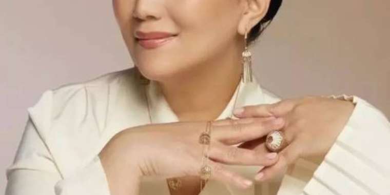 Димаш Құдайберген анасын туған күнімен ерекше құттықтады