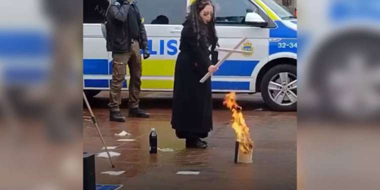 Құранды өртеу - сөз бостандығы ма әлде дінді мазақтау ма