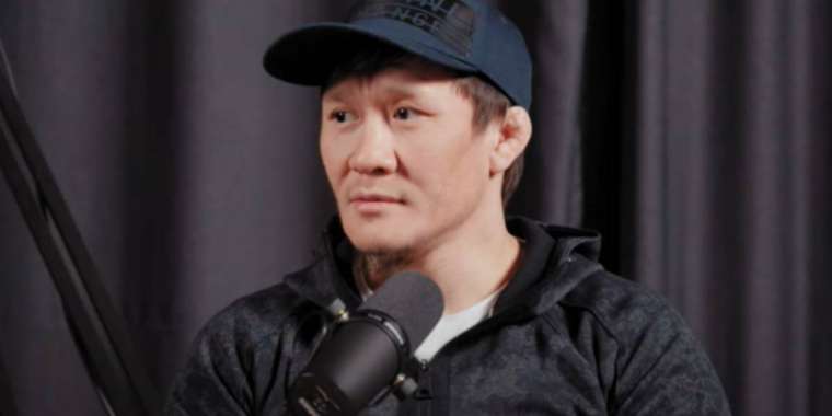 «Менің осал тұсым – әйелдер». Танымал файтер үшінші әйел алатынын айтты