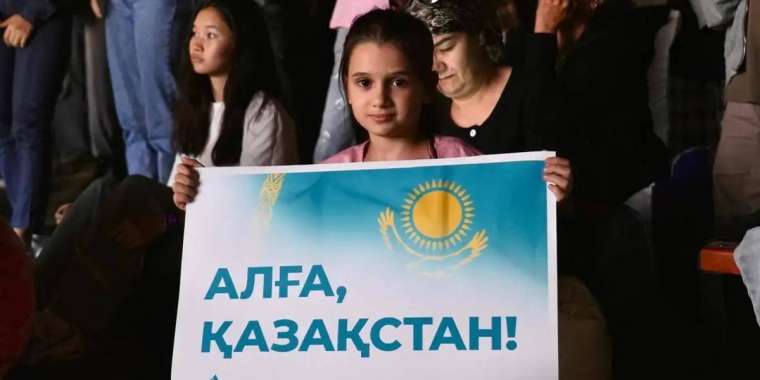 30 мыңнан астам астаналық ашық аспан астында Олимпиаданың ашылу салтанатын тамашалады