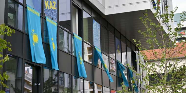 Бүгін Әбиба Әбужақынова, Мұхамедсабыр Базарбайұлы мен Елдос Сметов сынға түседі