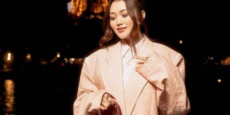 Ерке Есмахан Париждегі отандық спортшыларға қолдау білдірді