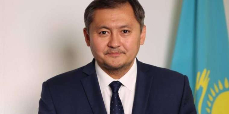 «Грант алу мүмкіндігі әлі де бар». Министр Саясат Нұрбек гранттан құр қалған түлектерге кеңесін айтты