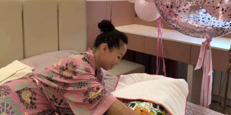 Баян Алагөзова қызына қандай есім бергенін жариялады