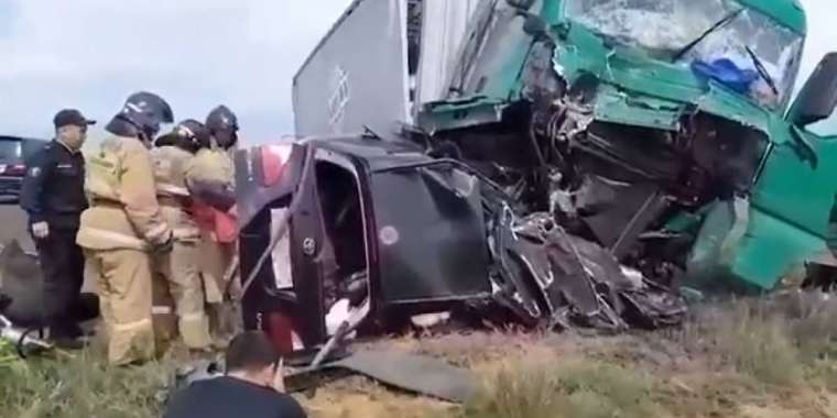 «Жарысқа бара  жатқан».  Жол апатынан 8 адам көз жұмды