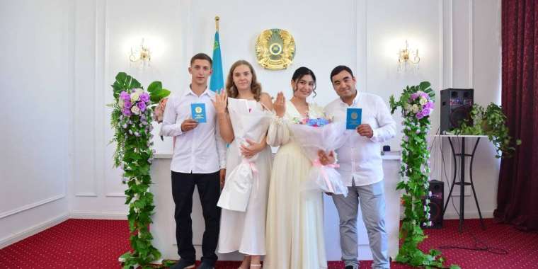 Шымкентте бір күнде 60 жұп шаңырақ көтерді