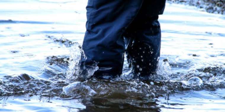 Тойға бара жатқан бір отбасының 12 адамы өзенге батып кетті