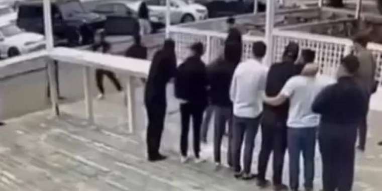 Павлодарда түнгі клубтың жанында жас жігіт соққыдан көз жұмды