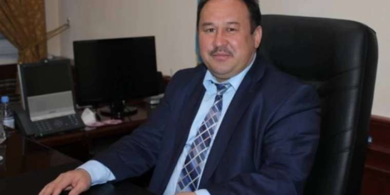 Сотталған айтыскер ақын Әнуар Омаровқа тағы бір айып тағылды