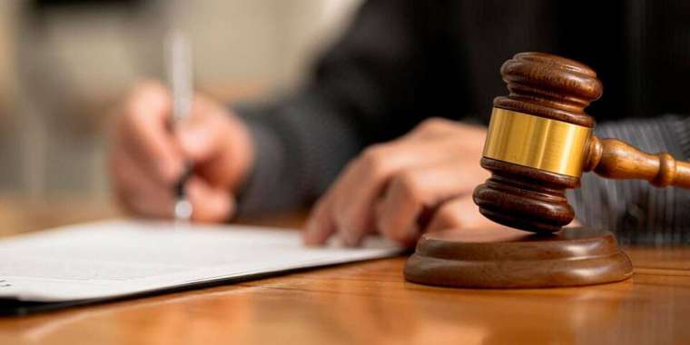 Алматыда 341 млн теңгені талан-таражға салған емхана бухгалтерлері сотталды