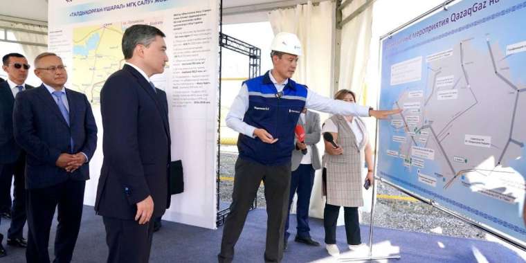 Олжас Бектенов «Талдықорған – Үшарал» газ құбыры құрылысын көрді