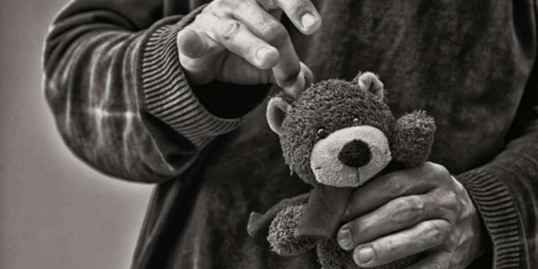 Жетісу облысында экс-депутат бала зорлаған