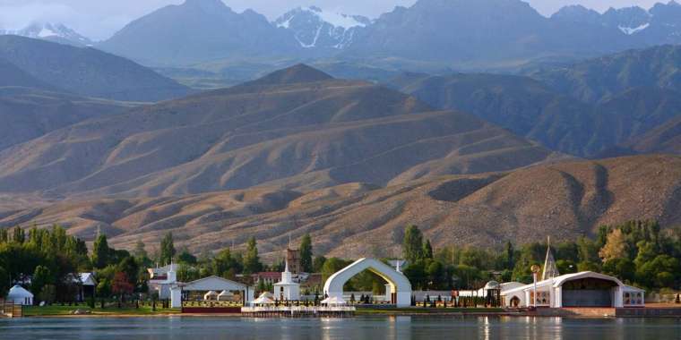 Қырғызстанда көл тасып, 160 адам қауіпсіз жерге көшірілді