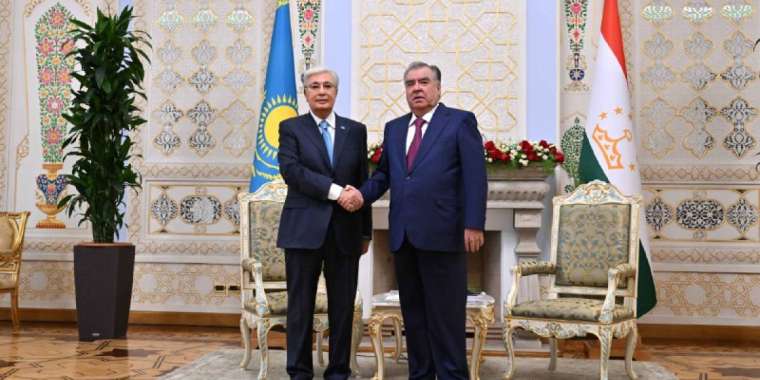 Қазақстан мен Тәжікстан президенттері шағын құрамда келіссөз жүргізді
