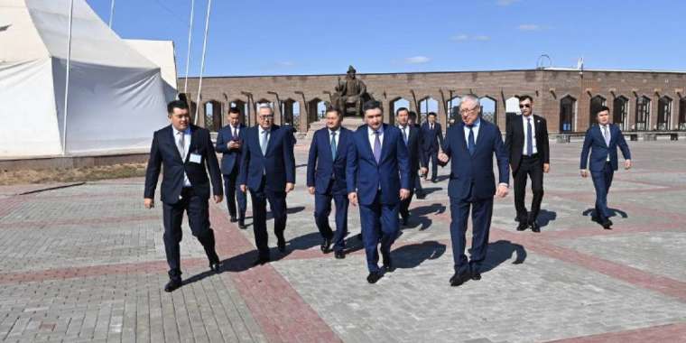 Жошы ұлысына 800 жыл: Олжас Бектенов Ұлытаудағы тарихи-мәдени кешенге барды