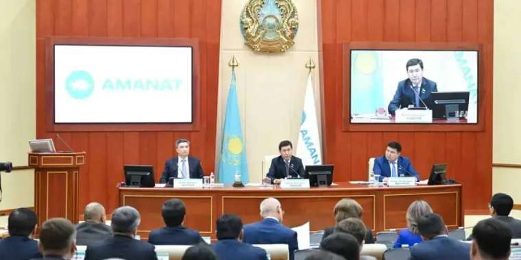 «AMANAT» партиясы АЭС салуды қолдады