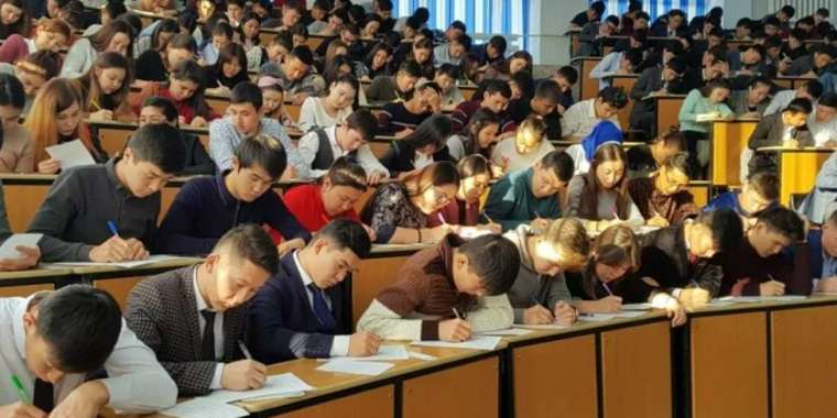 Студенттердің стипендиясы  50%-ға көбейеді