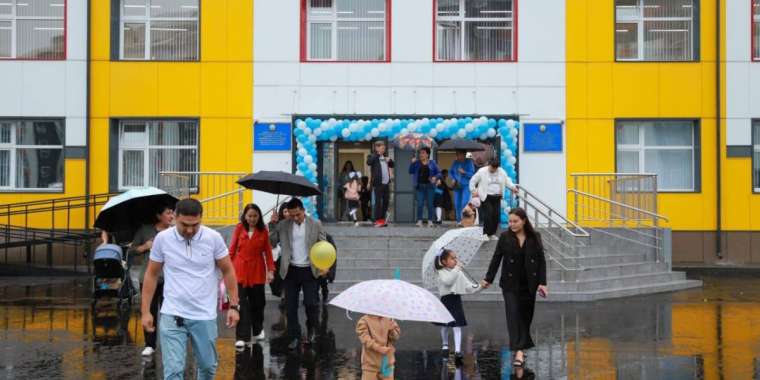 Өскеменде қазақ тілінде білім беретін мектеп ашылды