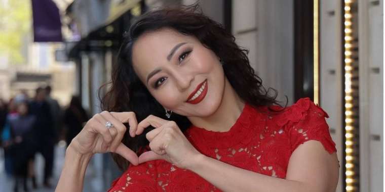 «Маңдайыма жазған». Айгүл Иманбаеваның енесі танымал әнші болып шықты