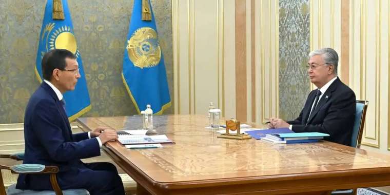 Қасым-Жомарт Тоқаев Орталық сайлау комиссиясының төрағасы Нұрлан Әбдіровті қабылдады