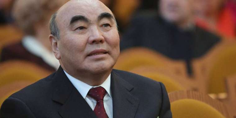 Асқар Ақаев экс-президент мәртебесін қайтаруды сұрады