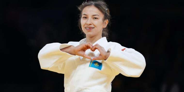 Ақмарал Науатбек - Париждегі Паралимпия ойындарының жеңімпазы