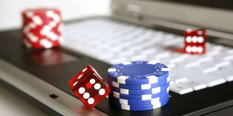 Екі жігіт онлайн-казино ойнап, жұрттың көліктерін сатып жіберген