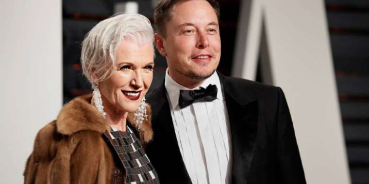 Илон Масктің анасы Алматыға келеді