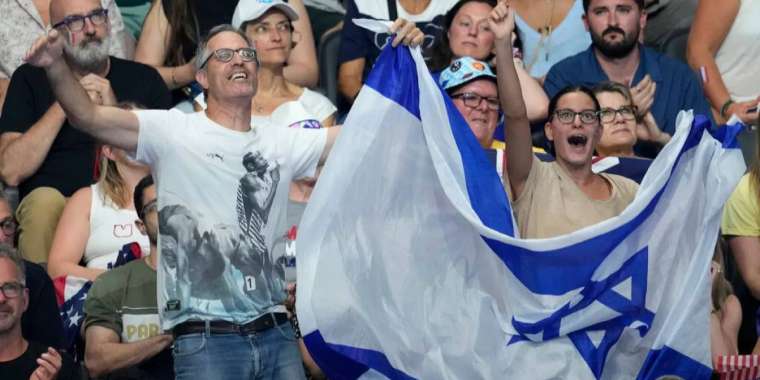 Израильдің футбол жанкүйерлері Газадағы соғысты тоқтатуға шақырды