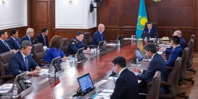 Олжас Бектенов Құқық бұзушылықтың алдын алу жөніндегі ведомствоаралық комиссияның отырысын өткізді