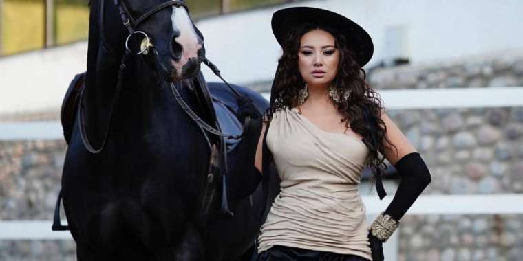 Мадина Сәдуақасова туған күніне қандай сыйлық алғанын көрсетті