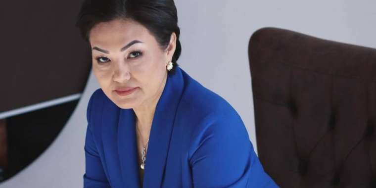 «Басыма ешкім көк тас орнатпайды». Дана Нұржігіт жұмысқа қатысты оқиғасын айтып берді