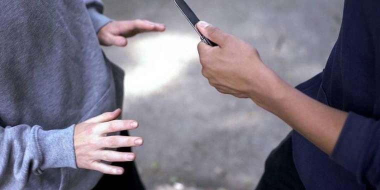 Павлодарда 6 сынып оқушысы екі оқушыны пышақпен жарақаттаған