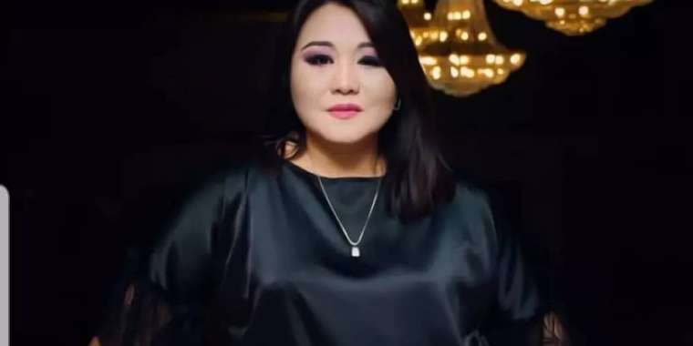 «Мені далада қалдырды». Ақбота Керімбекова телеарна басшысына үндеу жасады