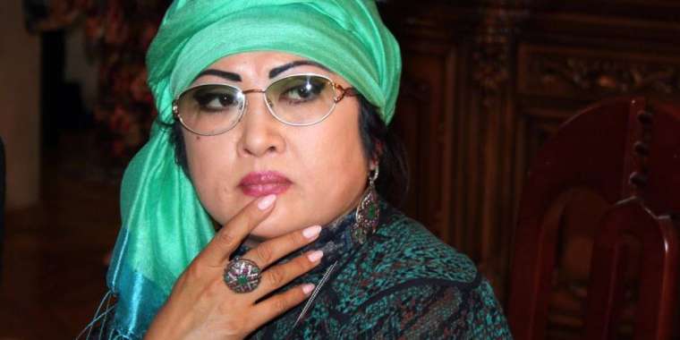 «Қатты күйзеліске түсемін». Мақпал Жүнісова оқырмандарымен сырласты